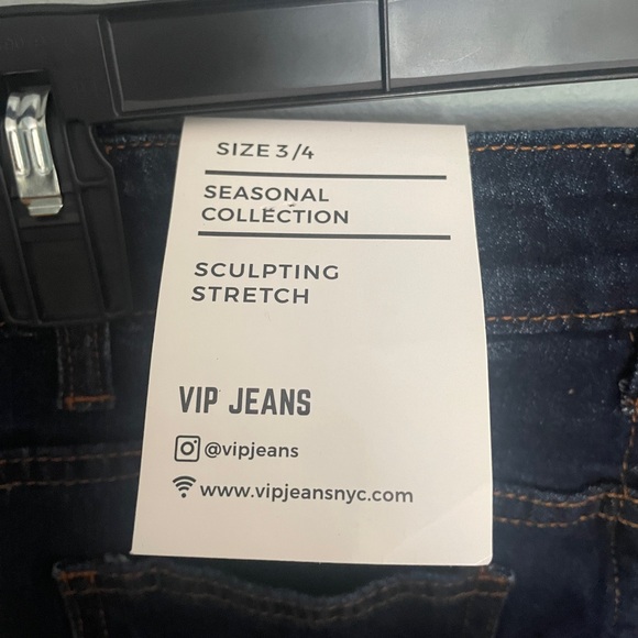 🆕VIP Jeans Distressed Bermuda shorts - Picture 3 of 4